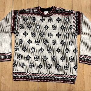 Hanna Andersson Black /White / Red Snowflake Patterned Sweater